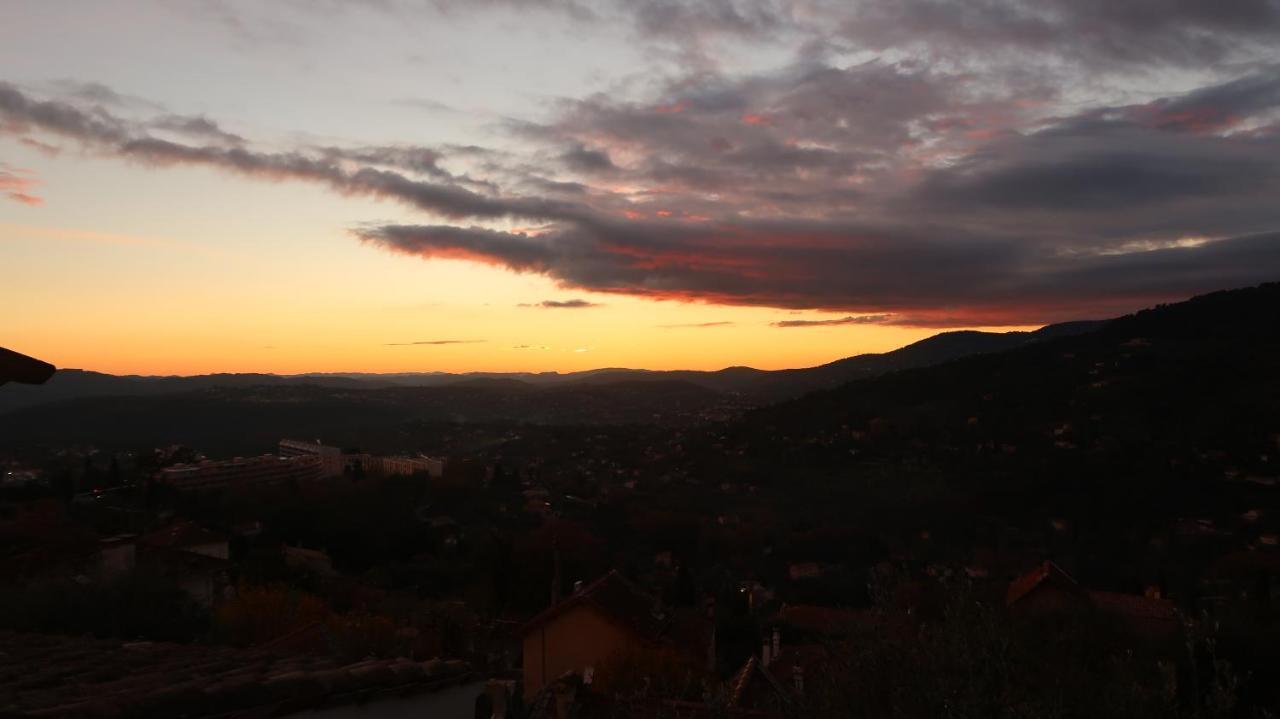 Appartement Spacieux Et Chaleureux A Grasse Luaran gambar